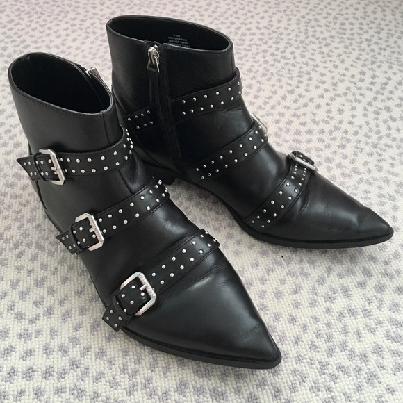 nine west seraphim booties